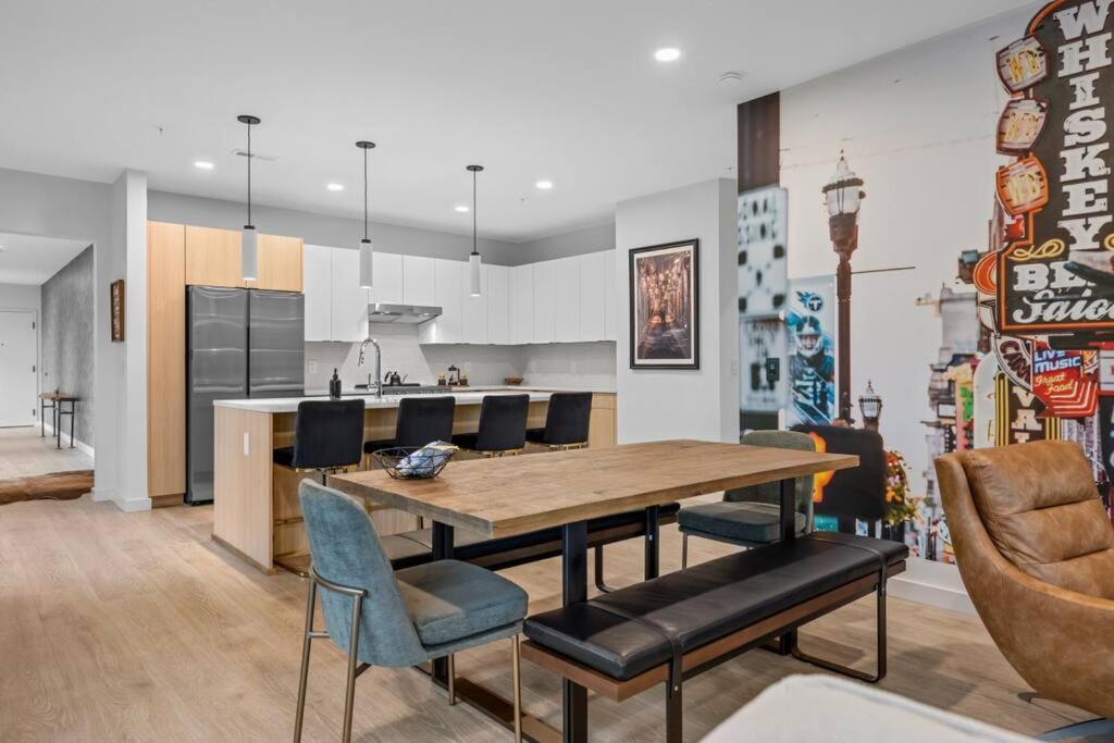 Skyline View, Pool, Gym, Balcony'S, Walk To Bway! Apartment Nashville Exterior photo