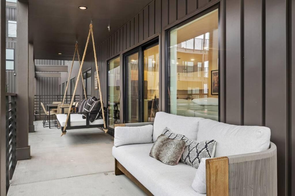 Skyline View, Pool, Gym, Balcony'S, Walk To Bway! Apartment Nashville Exterior photo