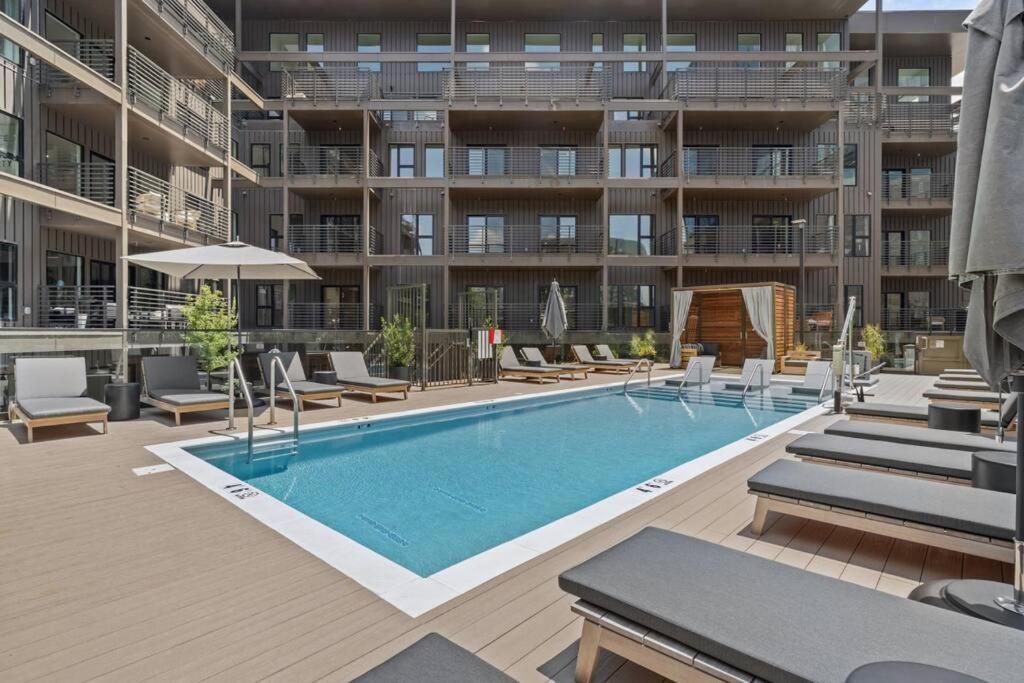 Skyline View, Pool, Gym, Balcony'S, Walk To Bway! Apartment Nashville Exterior photo